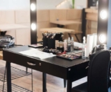 DIY Coiffeuse : Créez votre propre espace beauté moderne